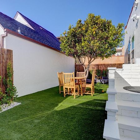 Lovely White Beach House Redondo Beach Exterior photo