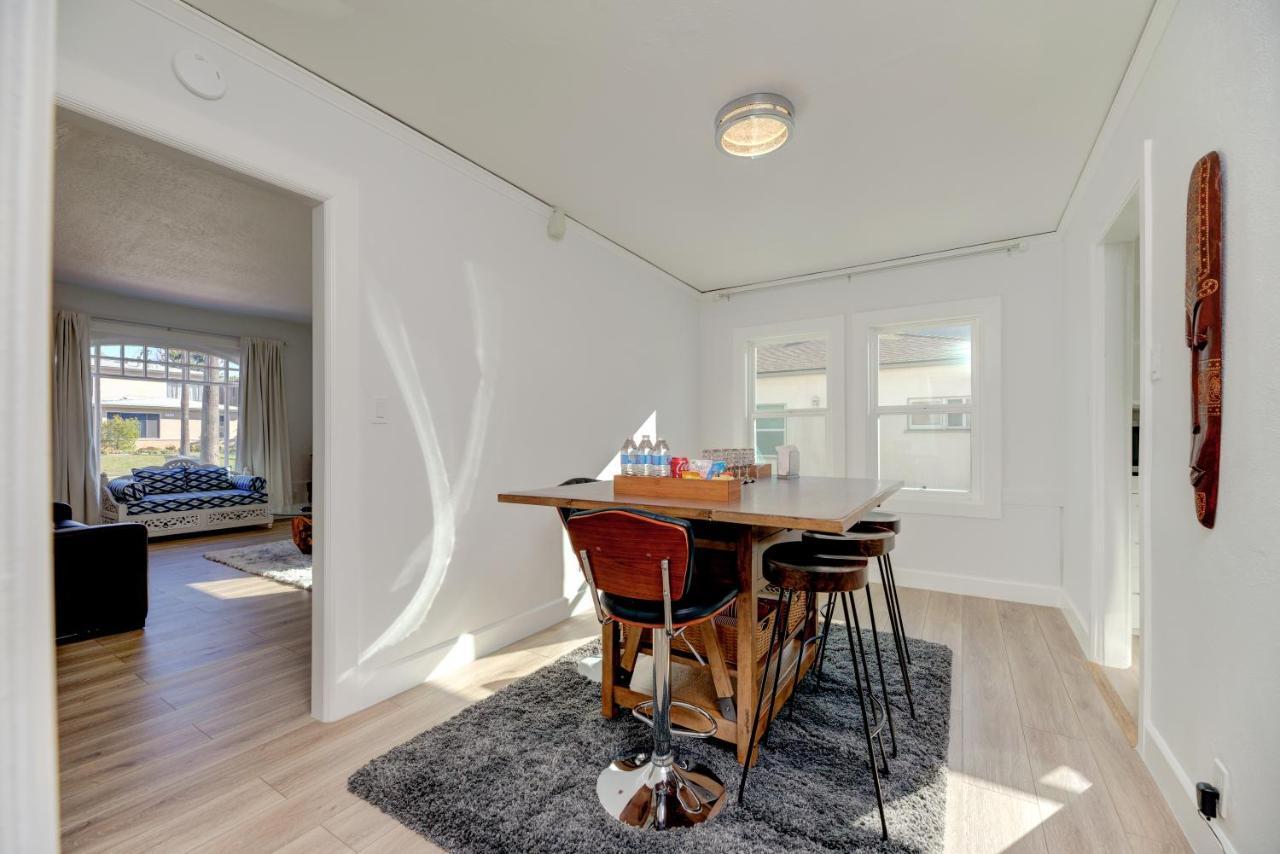 Lovely White Beach House Redondo Beach Exterior photo