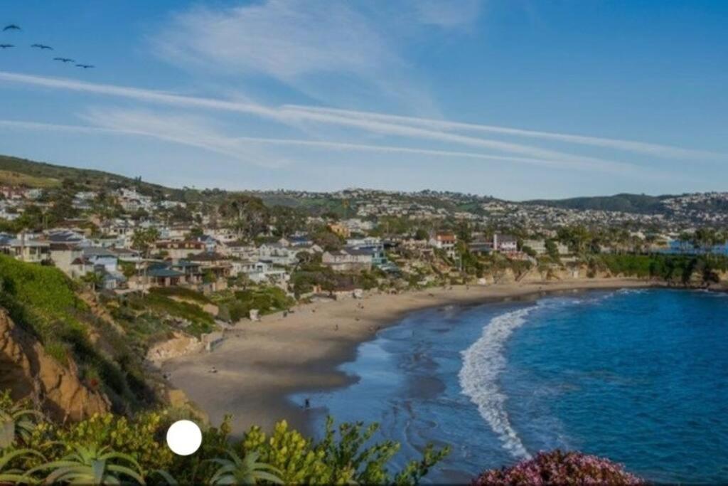 Lovely White Beach House Redondo Beach Exterior photo